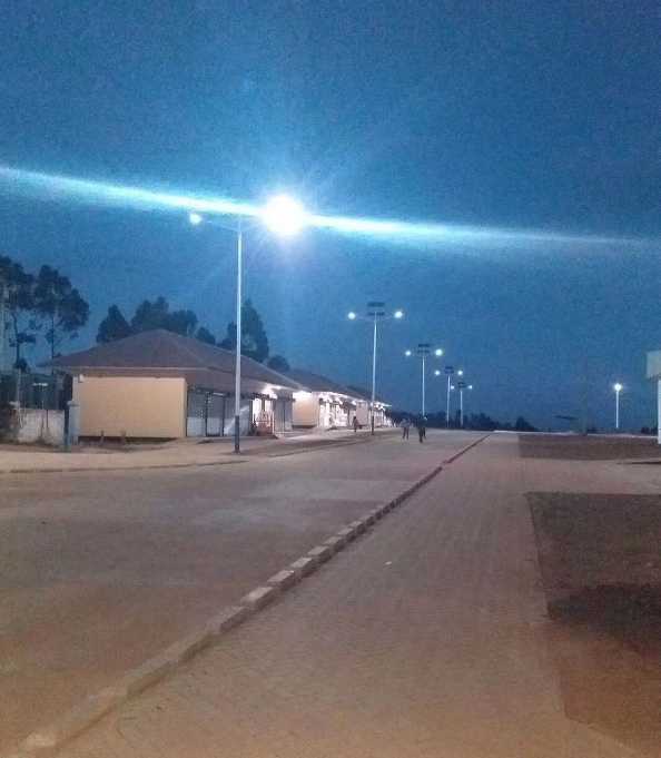 凤翔区非洲科特迪瓦太阳能路灯工程